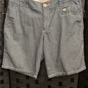 Dockers womens Striped Shorts in Black and White